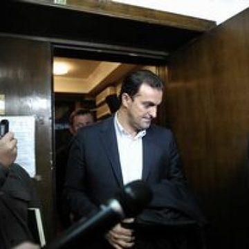 Primarul suspendat Sorin Apostu şi omul de afaceri Călin Stoia îşi vor petrece Sărbătorile în arest Primarul suspendat Sorin Apostu şi omul de afaceri Călin Stoia îşi vor petrece Sărbătorile în arest
