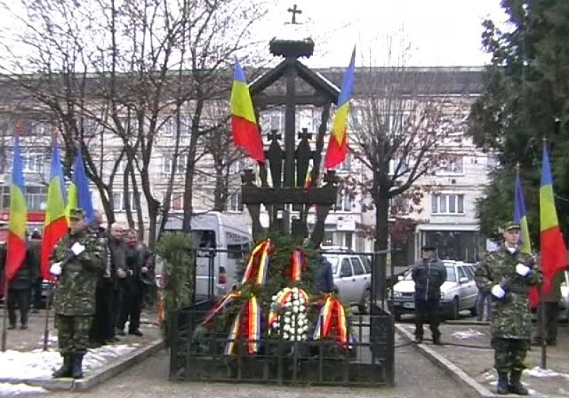 Baia Mare: Un revoluţionar a adresat injurii reprezentanţilor PDL şi UDMR la comemorarea eroilor martiri ai Revoluţiei din 1989 Baia Mare: Un revoluţionar a adresat injurii reprezentanţilor PDL şi UDMR la comemorarea eroilor martiri ai Revoluţiei din 1989