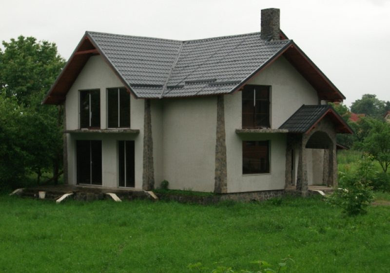 vand casa la gradina morii langa hotel marmatia