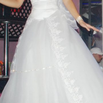 Vand rochie de mireasa Vand rochie de mireasa