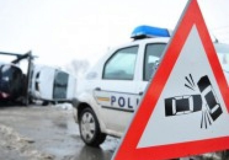 Asiguratorii care nu isi indeplinesc obligatiile ce decurg din politele RCA vor plati, pentru fiecare zi de intarziere, penalizari de 0,2% din valoarea despagubirii cuvenite Asiguratorii care nu isi indeplinesc obligatiile ce decurg din politele RCA vor plati, pentru fiecare zi de intarziere, penalizari de 0,2% din valoarea despagubirii cuvenite