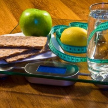 Zece metode de a diminua sarea şi zahărul din dietă, fără a renunţa la alimentele gustoase Zece metode de a diminua sarea şi zahărul din dietă, fără a renunţa la alimentele gustoase