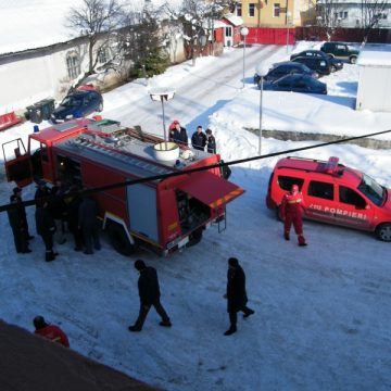 Maramureş: Mai mulţi pompieri austrieci i-au ajutat pe colegii din Vişeu de Sus la revizia unor autospeciale