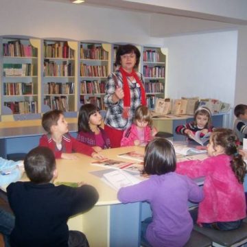 Baia Mare: Iarna, văzută prin ochii micuţilor artişti, la Biblioteca Judeţeană Baia Mare: Iarna, văzută prin ochii micuţilor artişti, la Biblioteca Judeţeană