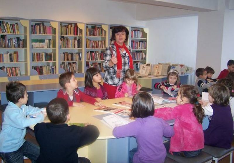 Baia Mare: Iarna, văzută prin ochii micuţilor artişti, la Biblioteca Judeţeană Baia Mare: Iarna, văzută prin ochii micuţilor artişti, la Biblioteca Judeţeană