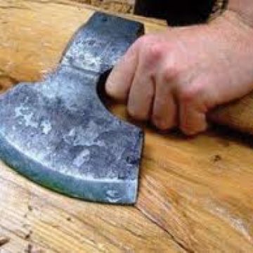 Acuzaţi că au pus la cale moartea soţului Acuzaţi că au pus la cale moartea soţului