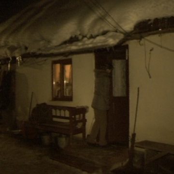 BISTRA : ATAC ARMAT CU PISTOL ŞI GRENADĂ ÎNTR-O LOCUINŢĂ DIN BISTRA BISTRA : ATAC ARMAT CU PISTOL ŞI GRENADĂ ÎNTR-O LOCUINŢĂ DIN BISTRA