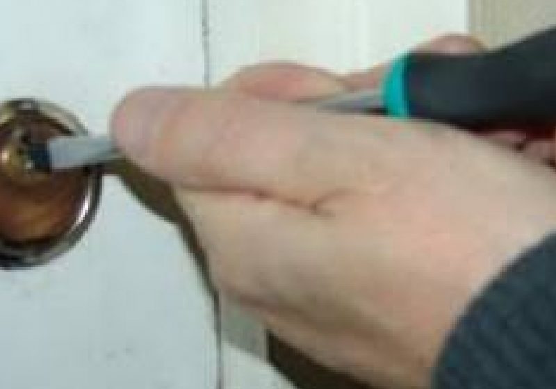 Au furat dintr-o grădiniţă la Săcel dar au fost prinşi în aceeaşi noapte de către poliţişti
