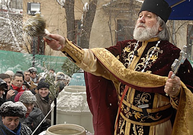 Credincioşii ortodocşi, catolici şi greco-catolici sărbătoresc astăzi Boboteaza