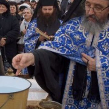 Boboteaza şi Sfântul Ioan încheie sărbătorile naşterii lui Hristos