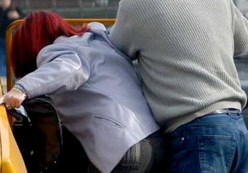 De ce au tinerii un comportament violent? De ce au tinerii un comportament violent?