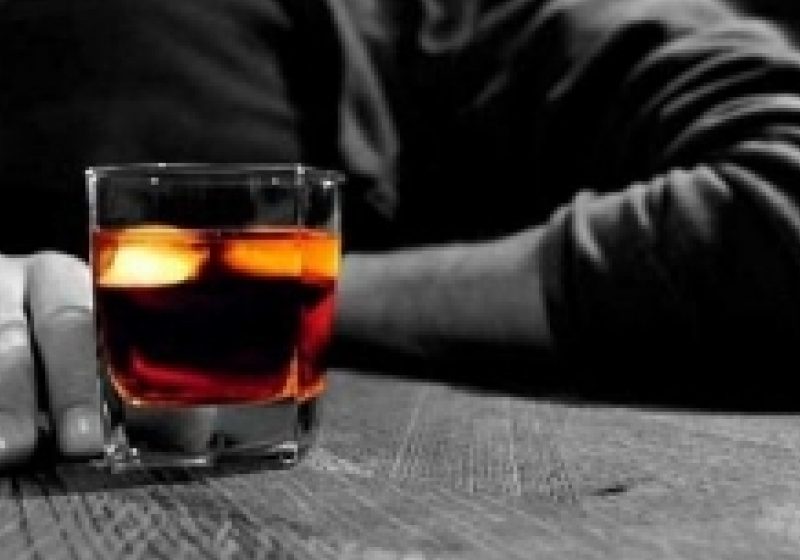 Baia Mare: Consum de alcool în locuri publice Baia Mare: Consum de alcool în locuri publice