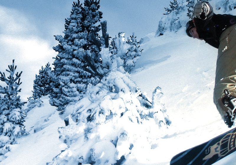 Cursuri gratuite de schi şi snowboard la Cavnic în 22 ianuarie, de Ziua Mondială a Zăpezii