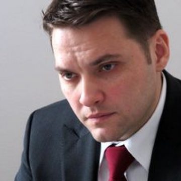 Dan Şova: "Îi recomand Elenei Udrea mai multă decenţă şi să asculte cu mare atenţie vocea românilor care protestează." Dan Şova: "Îi recomand Elenei Udrea mai multă decenţă şi să asculte cu mare atenţie vocea românilor care protestează."