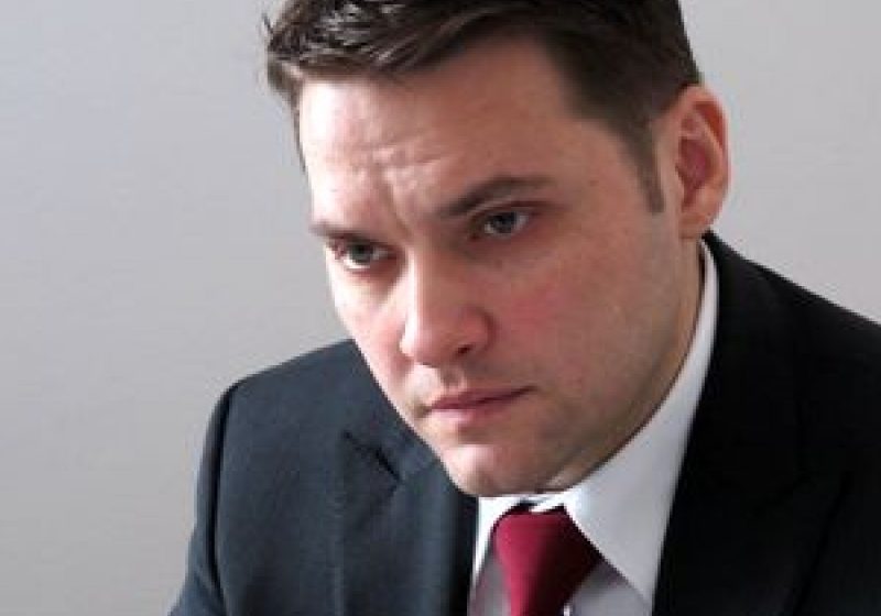 Dan Şova: "Îi recomand Elenei Udrea mai multă decenţă şi să asculte cu mare atenţie vocea românilor care protestează." Dan Şova: "Îi recomand Elenei Udrea mai multă decenţă şi să asculte cu mare atenţie vocea românilor care protestează."