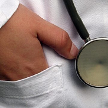 Noua lege a sănătăţii aduce pachetul de bază cu standardizarea costurilor şi prioritizarea pacienţilor Noua lege a sănătăţii aduce pachetul de bază cu standardizarea costurilor şi prioritizarea pacienţilor
