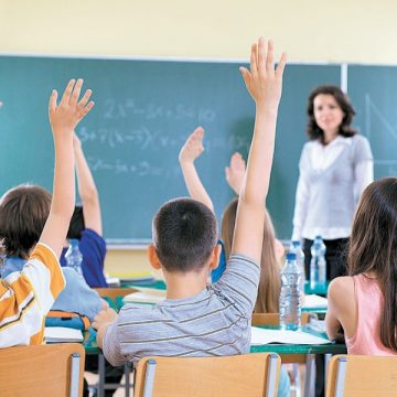 Elevii vor incepe, luni 16 ianuarie cel mai lung semestru de scoala din ultimii ani Elevii vor incepe, luni 16 ianuarie cel mai lung semestru de scoala din ultimii ani