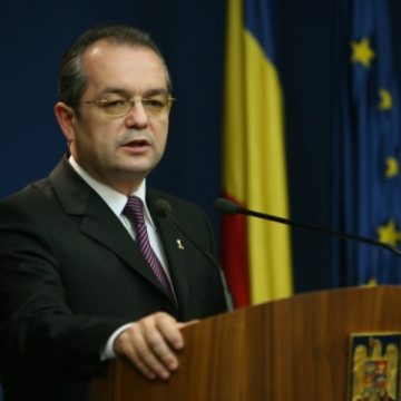 PC şi USL cer demisia premierului Emil Boc ‘pentru escaladarea conflictelor sociale’