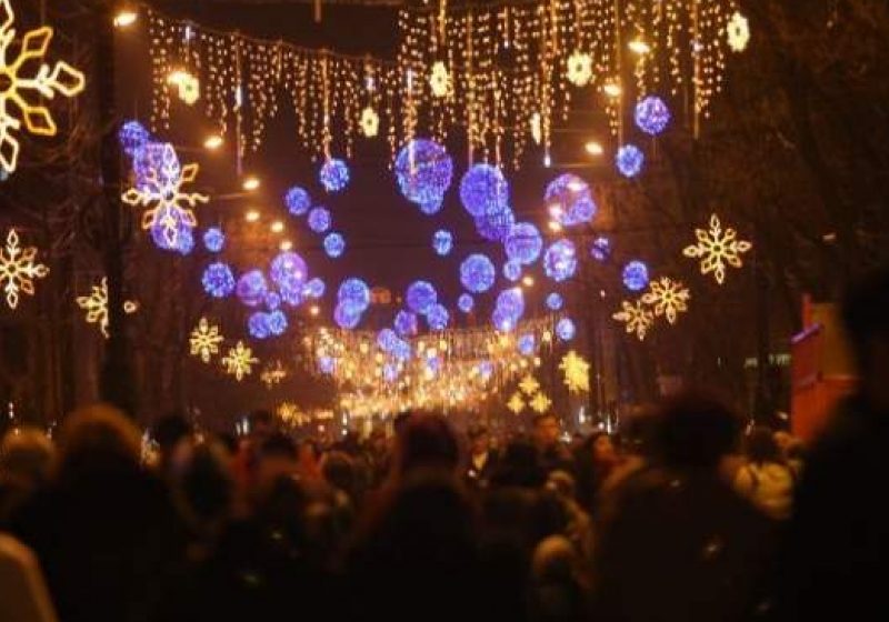 Sighetenii se mai pot bucura de ghirlandele care au luminat orasul de sarbatori pana la sfarsitul lunii ianuarie
