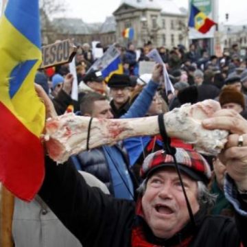 Mitingul pentru libertate, organizat de USL, incepe la ora 15:30 Mitingul pentru libertate, organizat de USL, incepe la ora 15:30