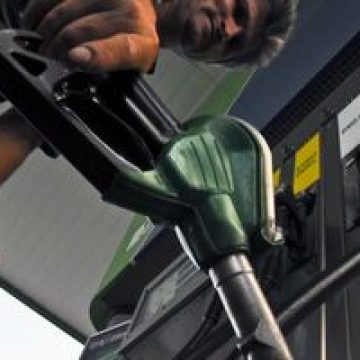 Accizele la motorină cresc cu 4,4% de la 1 ianuarie 2012 Accizele la motorină cresc cu 4,4% de la 1 ianuarie 2012