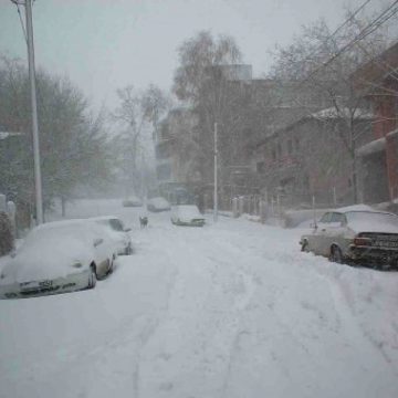 Ninsori şi vânt puternic în Maramureş