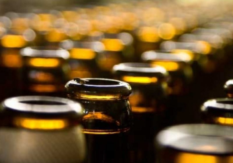 Baia Mare: Parfumuri şi băuturi alcoolice destinate comerţului ilegal, descoperite în maşina unui băimărean Baia Mare: Parfumuri şi băuturi alcoolice destinate comerţului ilegal, descoperite în maşina unui băimărean
