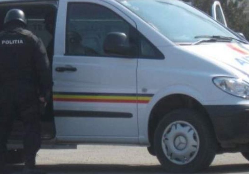 Patru suspecţi de comiterea mai multor furturi au fost identificaţi de poliţiştii de la Şomcuta Mare