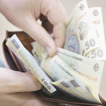 Sighet: Sute de sigheteni au stat azi la cozi interminabile pentru a-şi plăti impozitul pe 2012