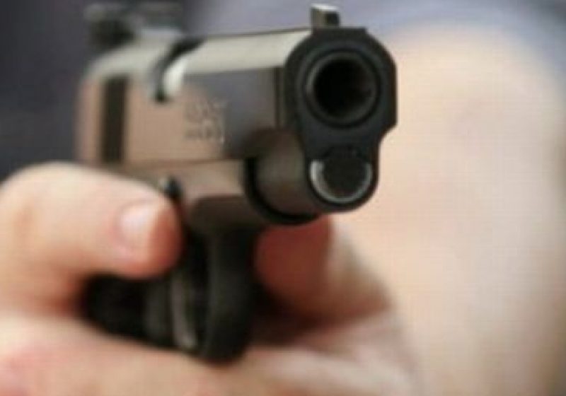 PROCUROR ÎMPUŞCAT de inculpat, în timpul PROCESULUI