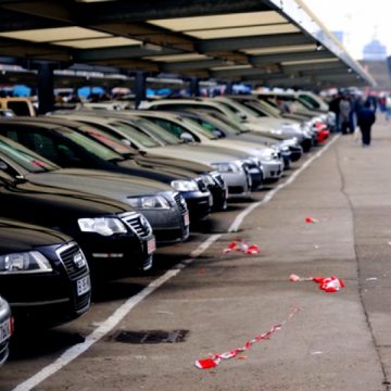 Şoferii români pot completa, începând de luni, cererile de restituire a diferenţelor de taxă auto Şoferii români pot completa, începând de luni, cererile de restituire a diferenţelor de taxă auto