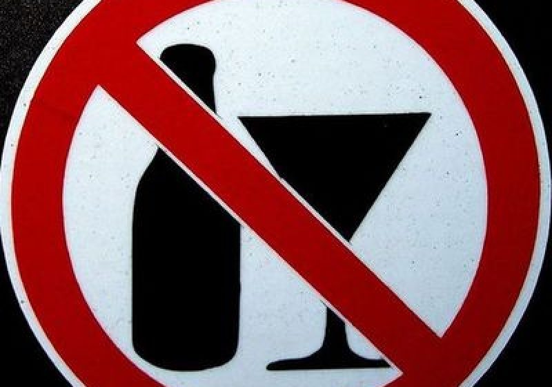 Restricţii de vânzare a alcoolului în centrul Bucureştiului din cauza protestelor din Piaţa Universităţii
