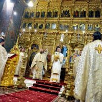 Peste 600.000 de români îşi sărbătoresc onomastica de Sf. Vasile Peste 600.000 de români îşi sărbătoresc onomastica de Sf. Vasile