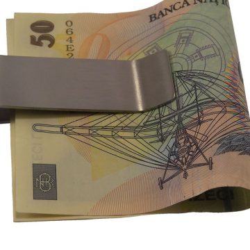 SIGHET: Sighetenii restanţieri care beneficiaza de prestatii sociale sunt chemaţi să-şi plătească dările către stat SIGHET: Sighetenii restanţieri care beneficiaza de prestatii sociale sunt chemaţi să-şi plătească dările către stat