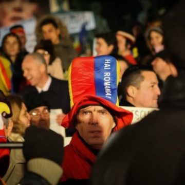 Suporterii vor participa joi la protestele din Piaţa Universităţii. Asociaţia Suporterilor Români: Ne delimităm de orice factor politic Suporterii vor participa joi la protestele din Piaţa Universităţii. Asociaţia Suporterilor Români: Ne delimităm de orice factor politic