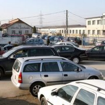 Guvernul a aprobat suspendarea taxei de poluare pentru autovehiculele înmatriculate înainte de 2007