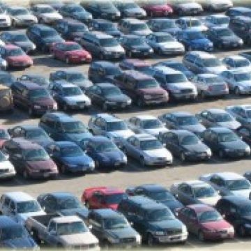 Şoferii care au schimbat numărul maşinii şi vor să păstreze rovinieta plătesc o taxă de 25 de lei Şoferii care au schimbat numărul maşinii şi vor să păstreze rovinieta plătesc o taxă de 25 de lei
