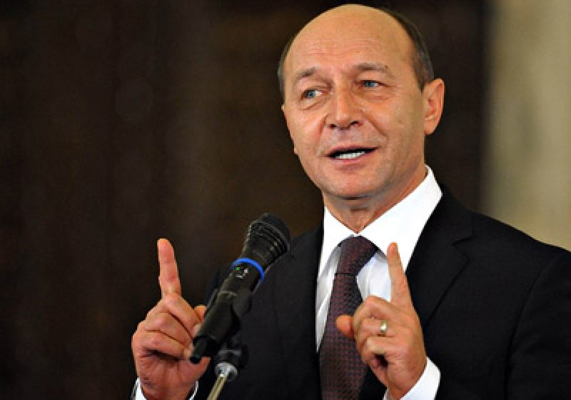 Băsescu: Prioritatea pe linia reformelor se menţine şi în 2012; voi continua să fiu un partener activ al Guvernului