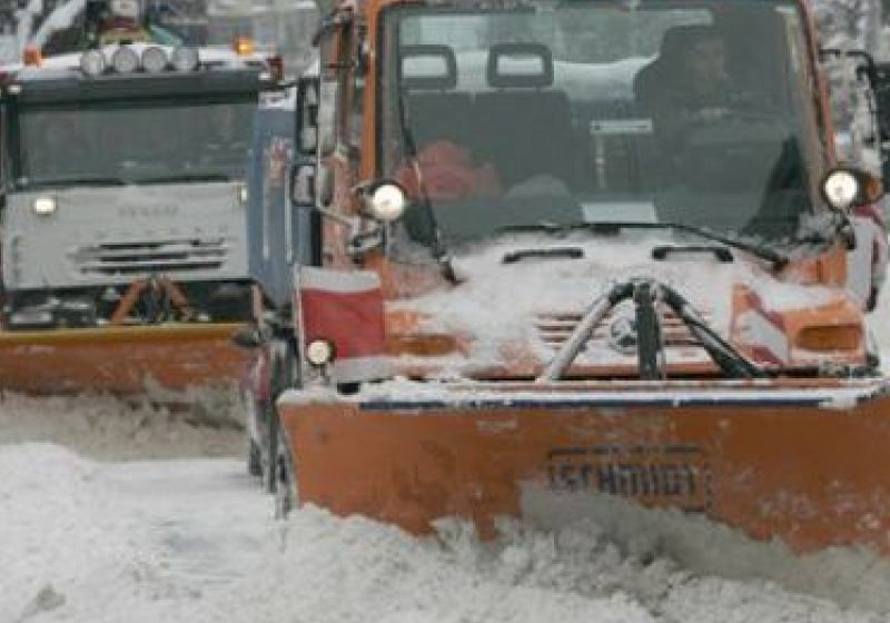 SIGHET: Nu vă parcaţi maşinile pe centrul oraşului, utilajele de deszăpezire vor acţiona toată noaptea pe arterele principale SIGHET: Nu vă parcaţi maşinile pe centrul oraşului, utilajele de deszăpezire vor acţiona toată noaptea pe arterele principale