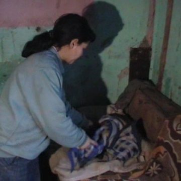 Baia Mare: Viaţa unui bebeluş de trei luni a fost curmată de un bolnav psihic
