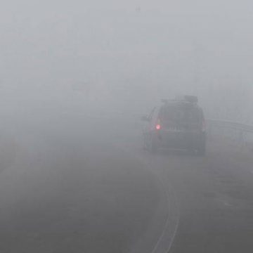 Vizibilitate redusă de ceaţă în Pasul Prislop!