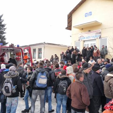 Baia Mare: Elevii din Dumbrăviţa au participat astăzi la un concurs de protecţie civilă Baia Mare: Elevii din Dumbrăviţa au participat astăzi la un concurs de protecţie civilă