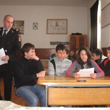 Bogdan Vodă: Concurs pe teme de protecţie civilă “Cu viaţa mea apăr viaţa“ Bogdan Vodă: Concurs pe teme de protecţie civilă “Cu viaţa mea apăr viaţa“