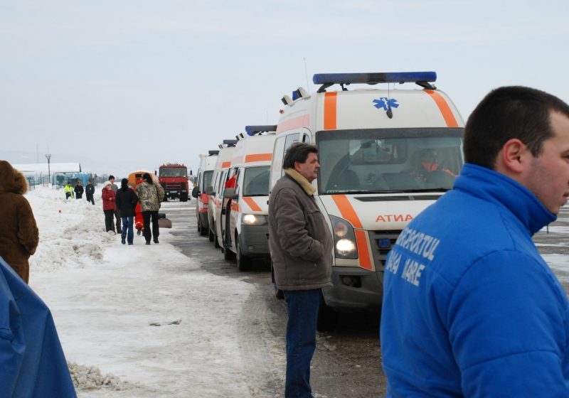 Baia Mare: Aeronava militară care a transportat răniţii din a doua explozie a aterizat la Bucureşti. Directorul societăţii de gaze este în stare critică VEZI FOTO
