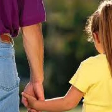 Baia Mare: ACTUALIZARE – Tatăl a cinci copii din Măgureni este acuzat de abuz şi neglijenţă în familie. Copiii au fost duşi azi la un centru maternal Baia Mare: ACTUALIZARE – Tatăl a cinci copii din Măgureni este acuzat de abuz şi neglijenţă în familie. Copiii au fost duşi azi la un centru maternal
