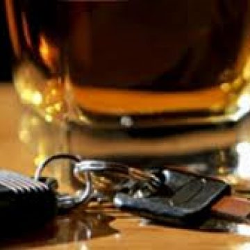 Un bărbat beat a încercat să-şi dea foc pe o stradă din Borşa