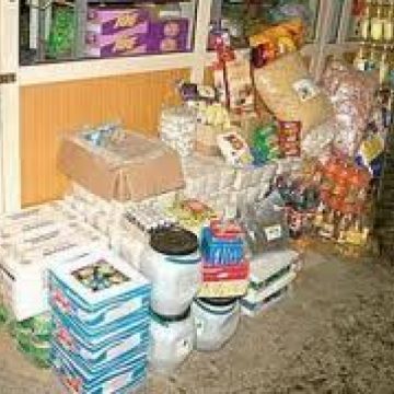 SIGHET: Sighetenii strâng alimente pentru sinistraţi SIGHET: Sighetenii strâng alimente pentru sinistraţi