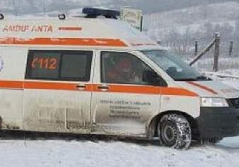 Bătrână degerată, salvată de jandarmi