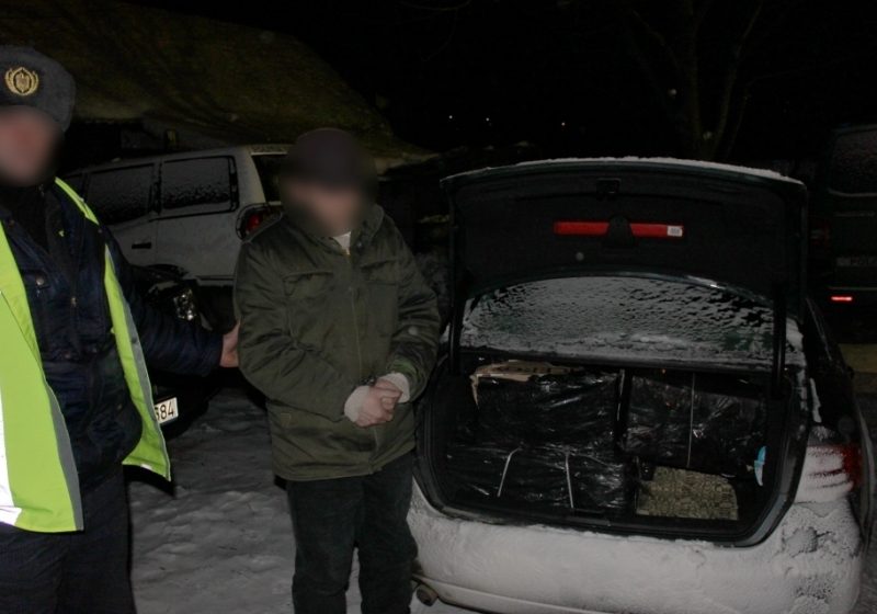 Maramureş: Autoturism plin cu ţigări de contrabandă