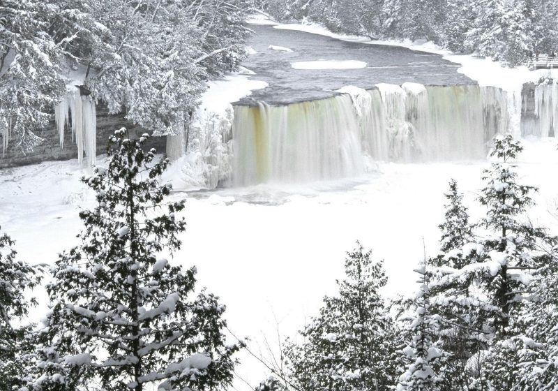 Baia Mare: Temperaturi negative înregistrate noaptea trecută în zonele depresionare Baia Mare: Temperaturi negative înregistrate noaptea trecută în zonele depresionare